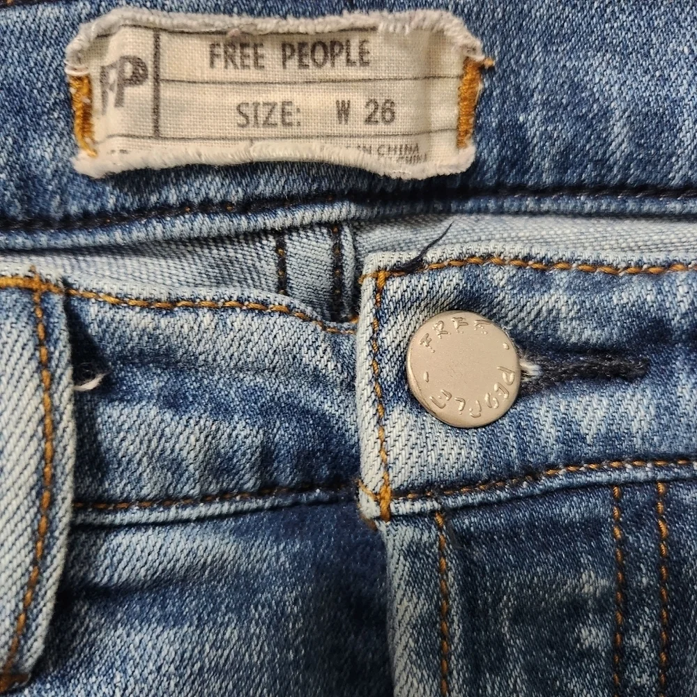 Free People Fray Hem Cropped Jeans, SZ 26